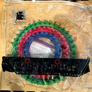 Knifty Knitter by Provo Craft New unused loom knitting made easy